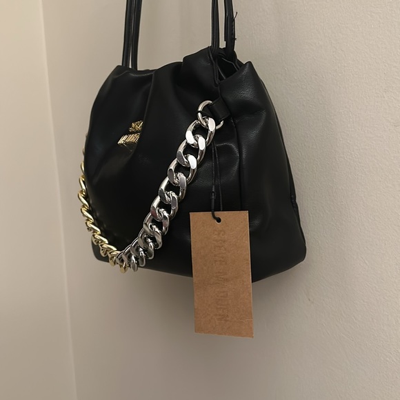 Steve Madden Dumpling Crossbody Bag - Picture 4 of 10